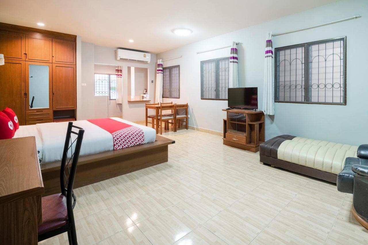 Oyo 663 Green Beach Room Pattaya Bagian luar foto