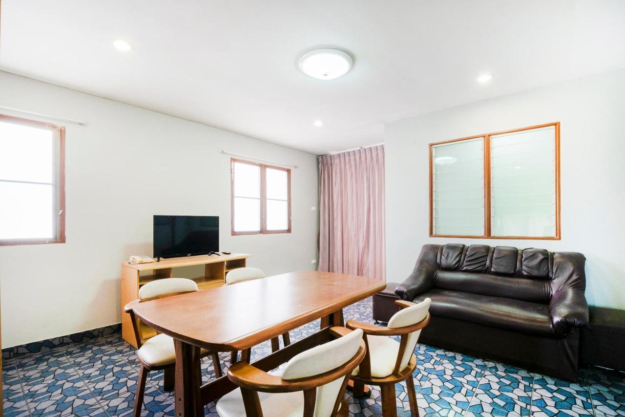 Oyo 663 Green Beach Room Pattaya Bagian luar foto