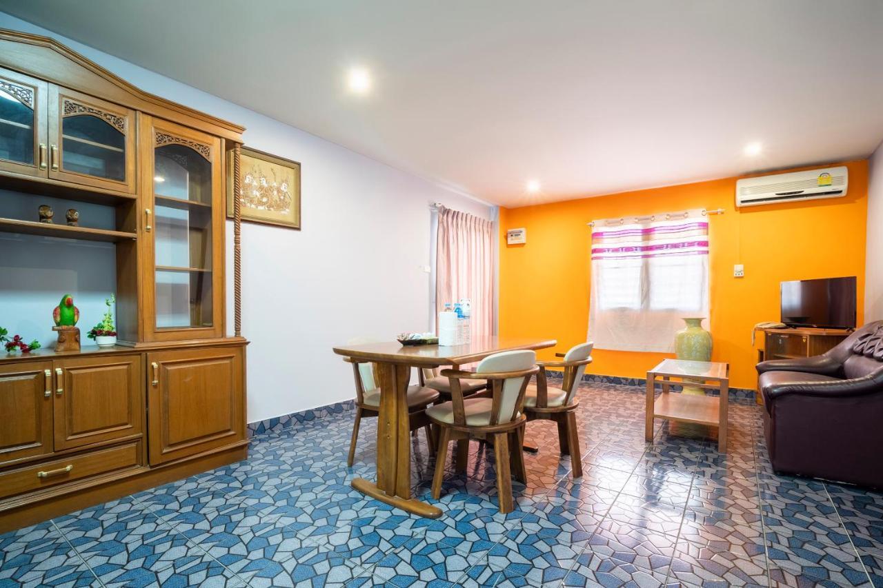 Oyo 663 Green Beach Room Pattaya Bagian luar foto