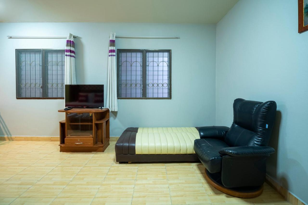 Oyo 663 Green Beach Room Pattaya Bagian luar foto