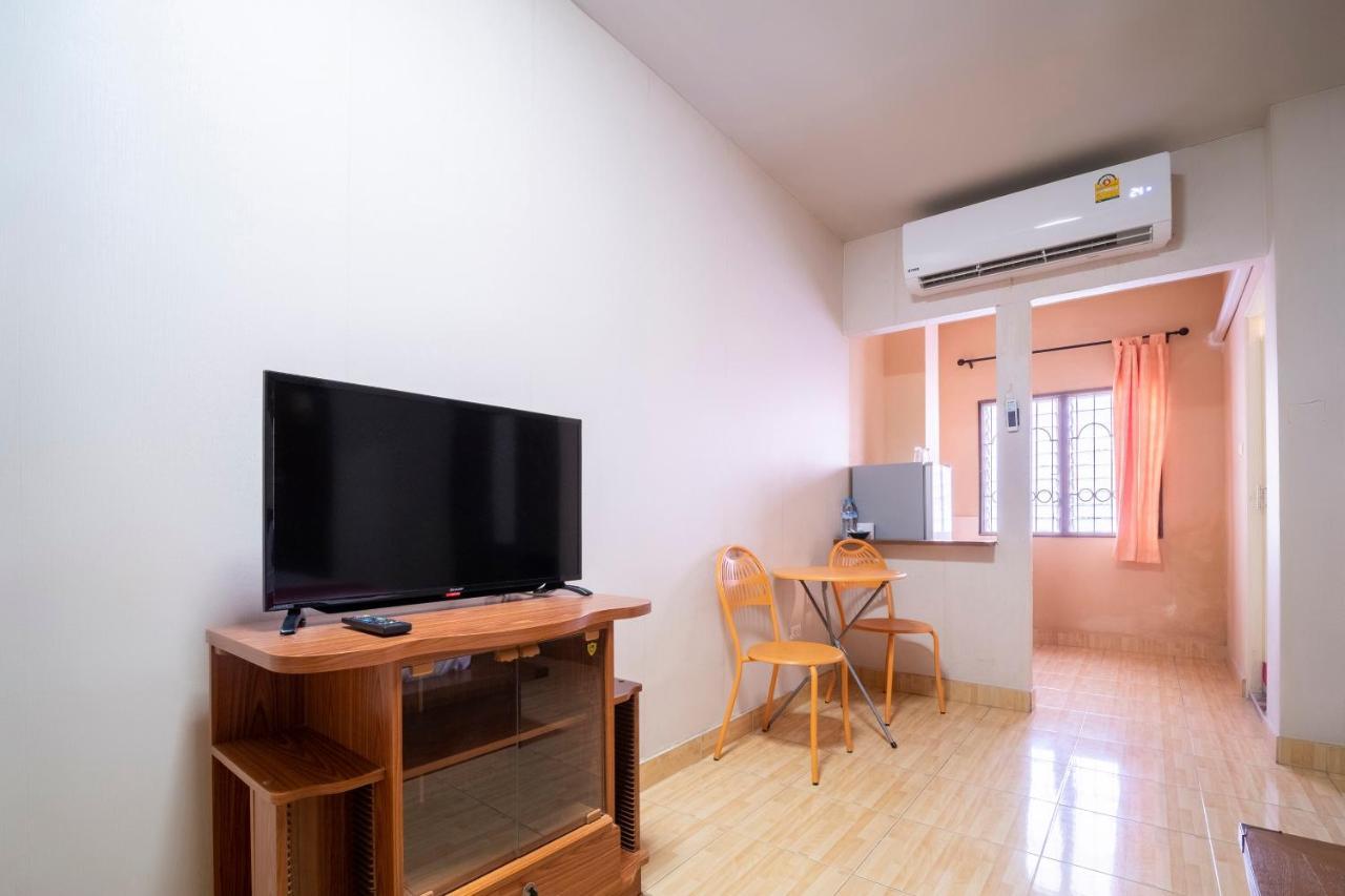 Oyo 663 Green Beach Room Pattaya Bagian luar foto